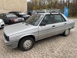 Renault R 9 - Renault Oldtimer mit Benzin-Antrieb