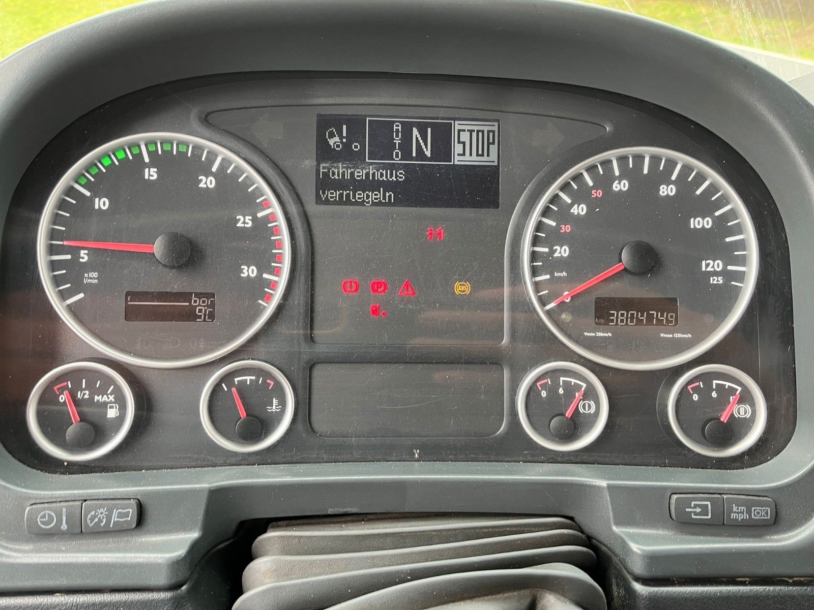 Fahrzeugabbildung MAN TGA 26.320 Überkopflader Müllwagen Automatik