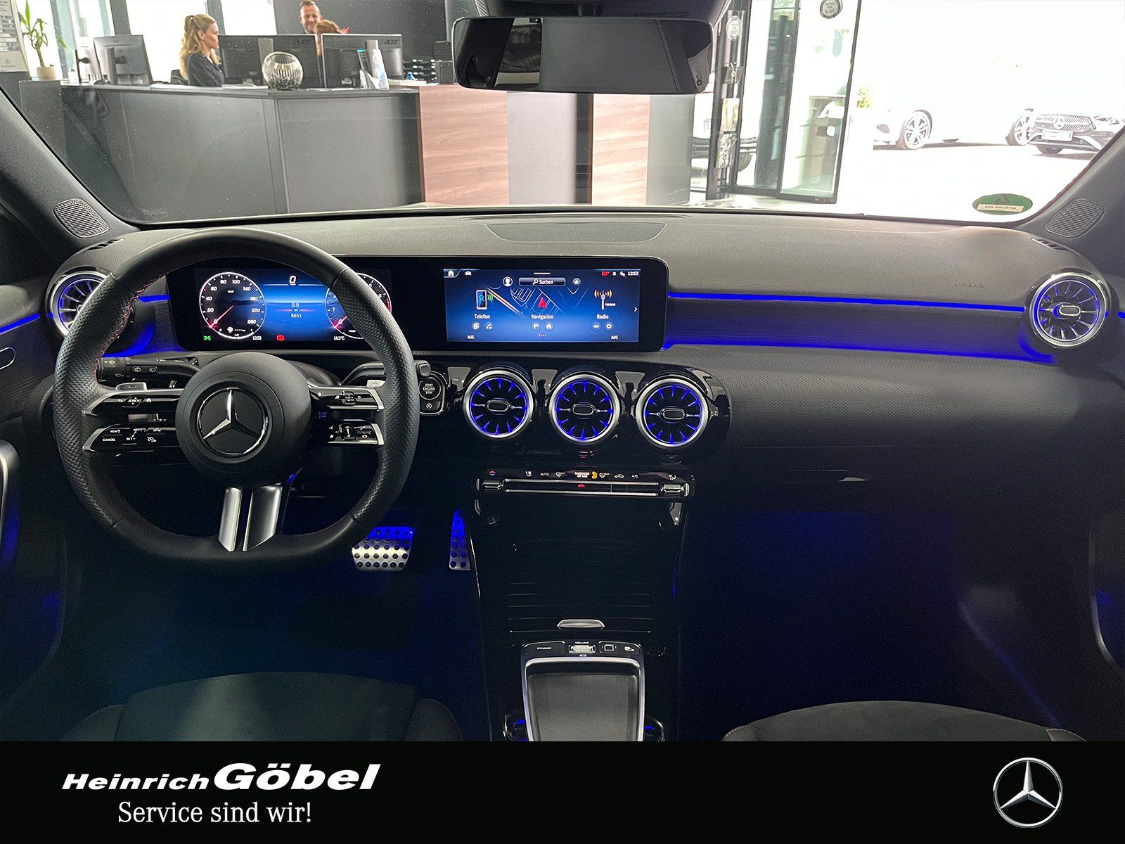 Fahrzeugabbildung Mercedes-Benz A 200 AMG+KAMERA+LED+NIGHT+CARPLAY+DISTRONIC+AHK