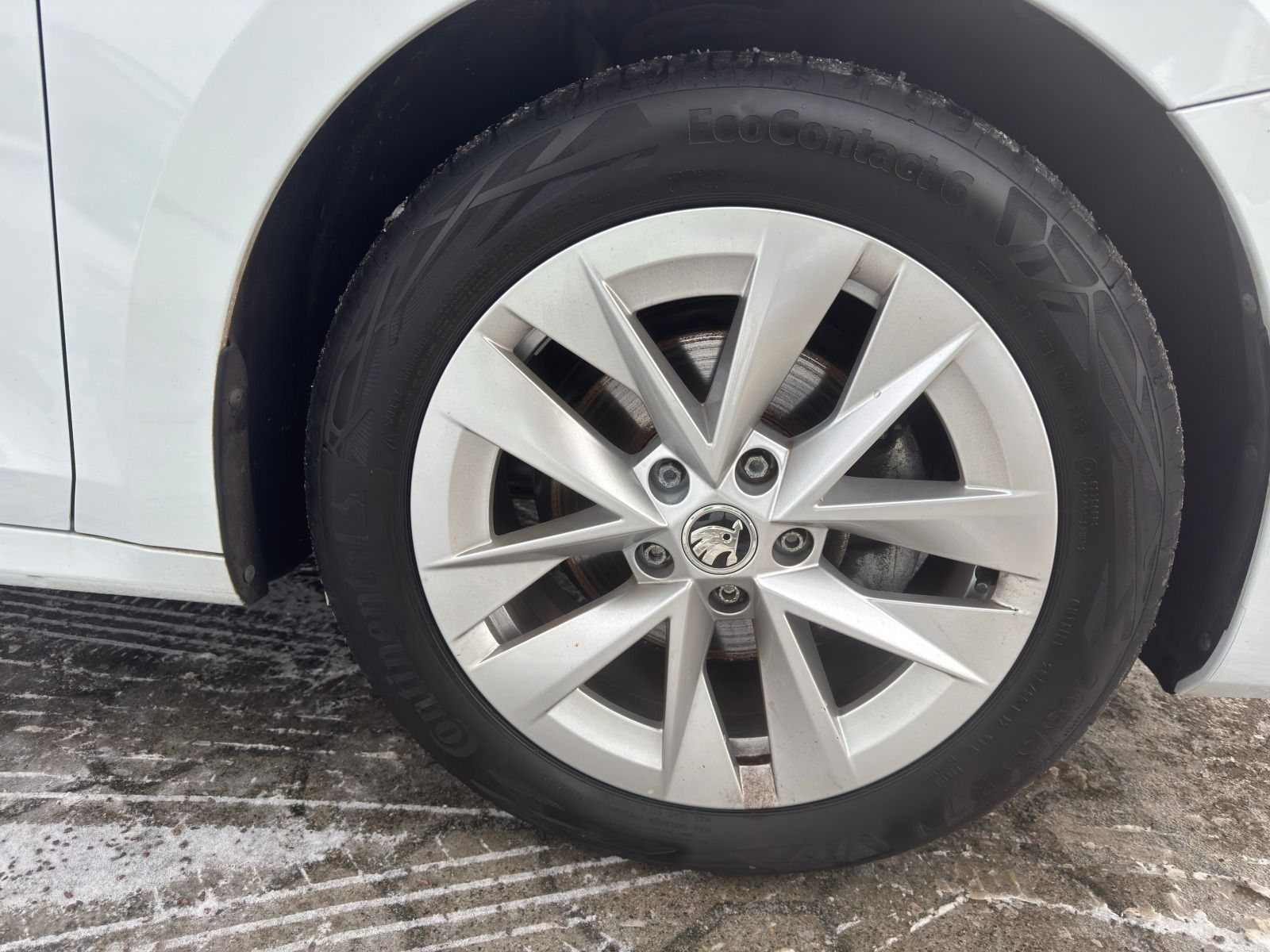 Fahrzeugabbildung SKODA Octavia Combi 2.0 TDI 6-Gang*LED*Head-Up*NAVI*Si