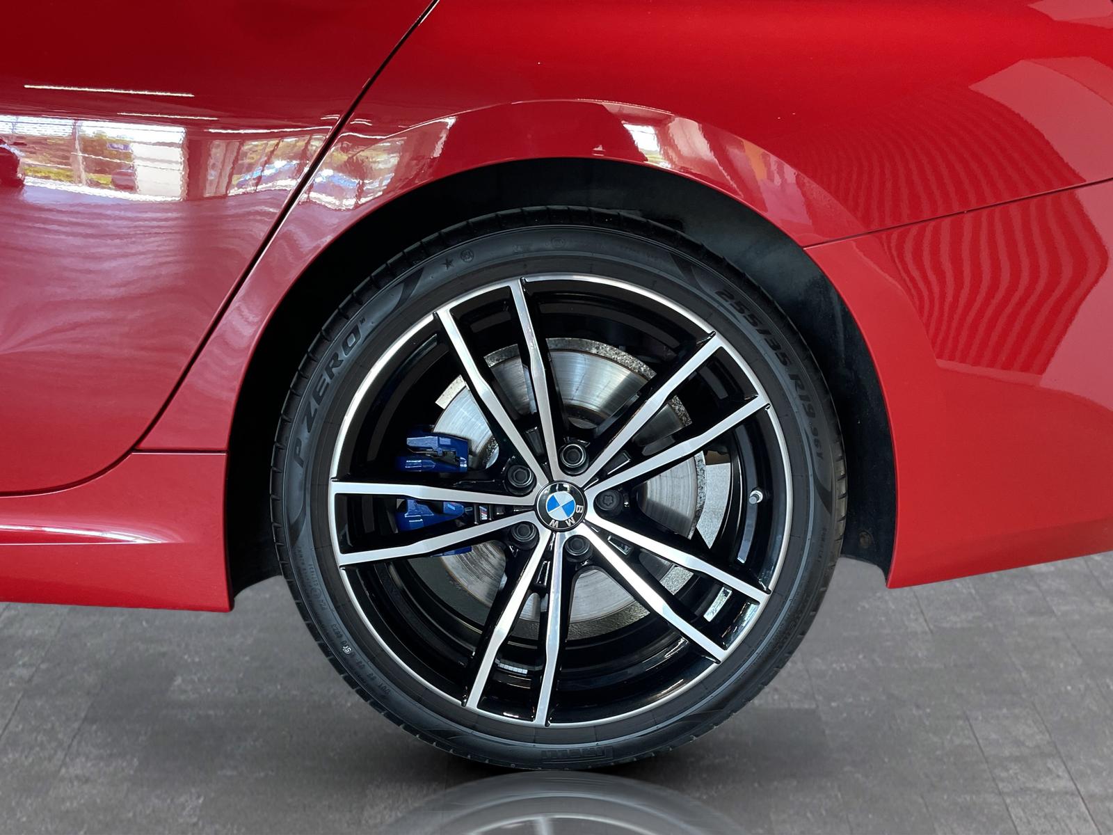 BMW 330d xDrive Touring M Sport AHK LiveCockpitProf