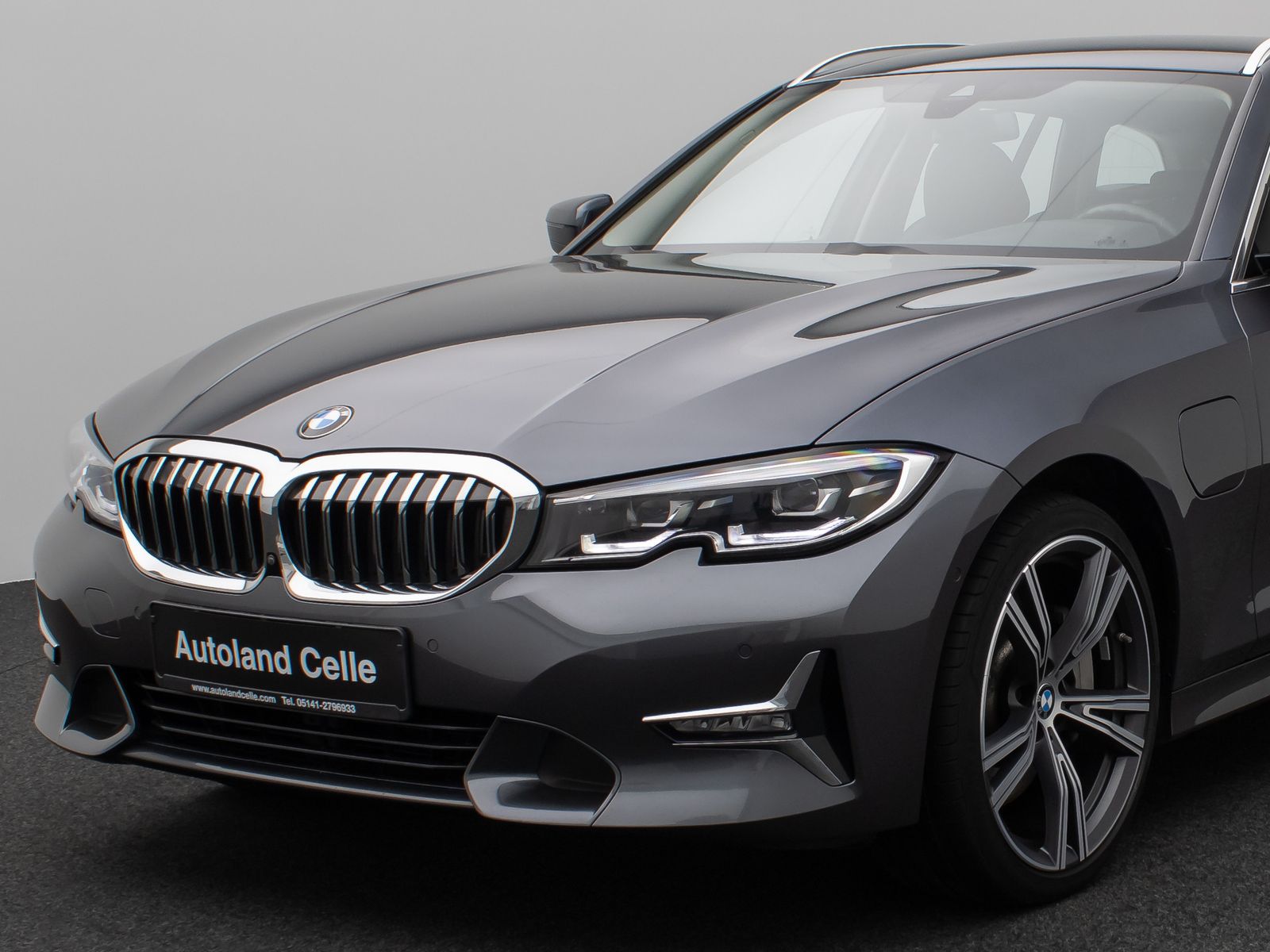 Fahrzeugabbildung BMW 330e Luxury Line 360°HiFi DAB Alarm Sport 19Zoll