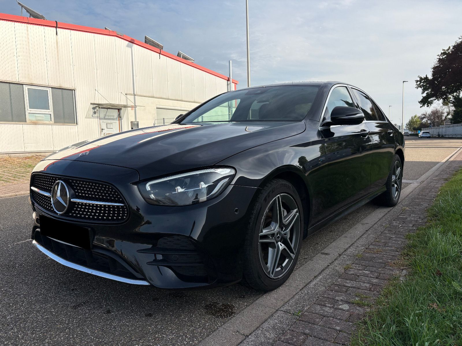 Mercedes-Benz E 300 de AMG Pano Keyless-Go Kamera 360°C SHZ