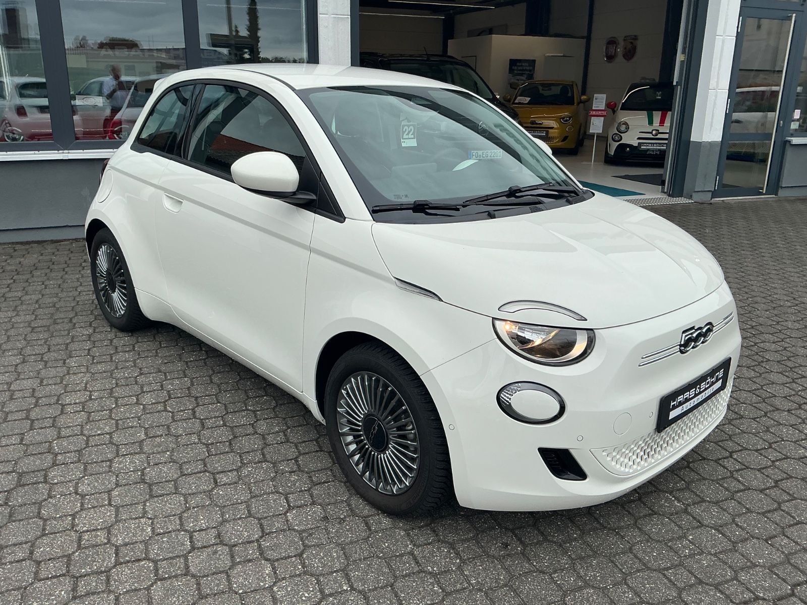 Fiat 500e Limousine 42 kWh *Komfort-Paket/16"*