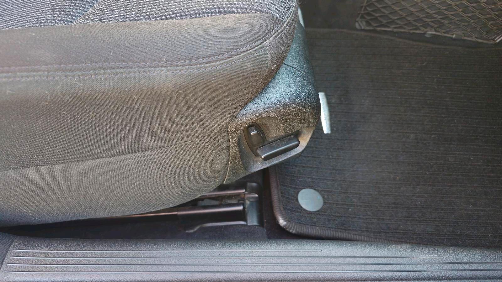 Mercedes-Benz E220 2008 — photo 15