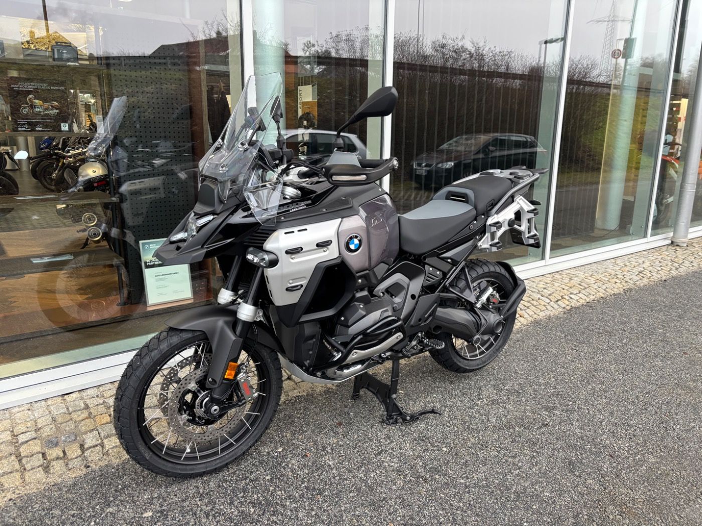 Fahrzeugabbildung BMW R 1300 GS Adventure Triple Black