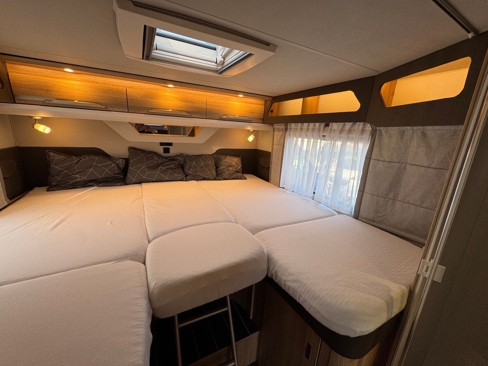 Fahrzeugabbildung Knaus SKY TI 700 MEG PLATINUM SELECTION HEAD-UP 1.HAND