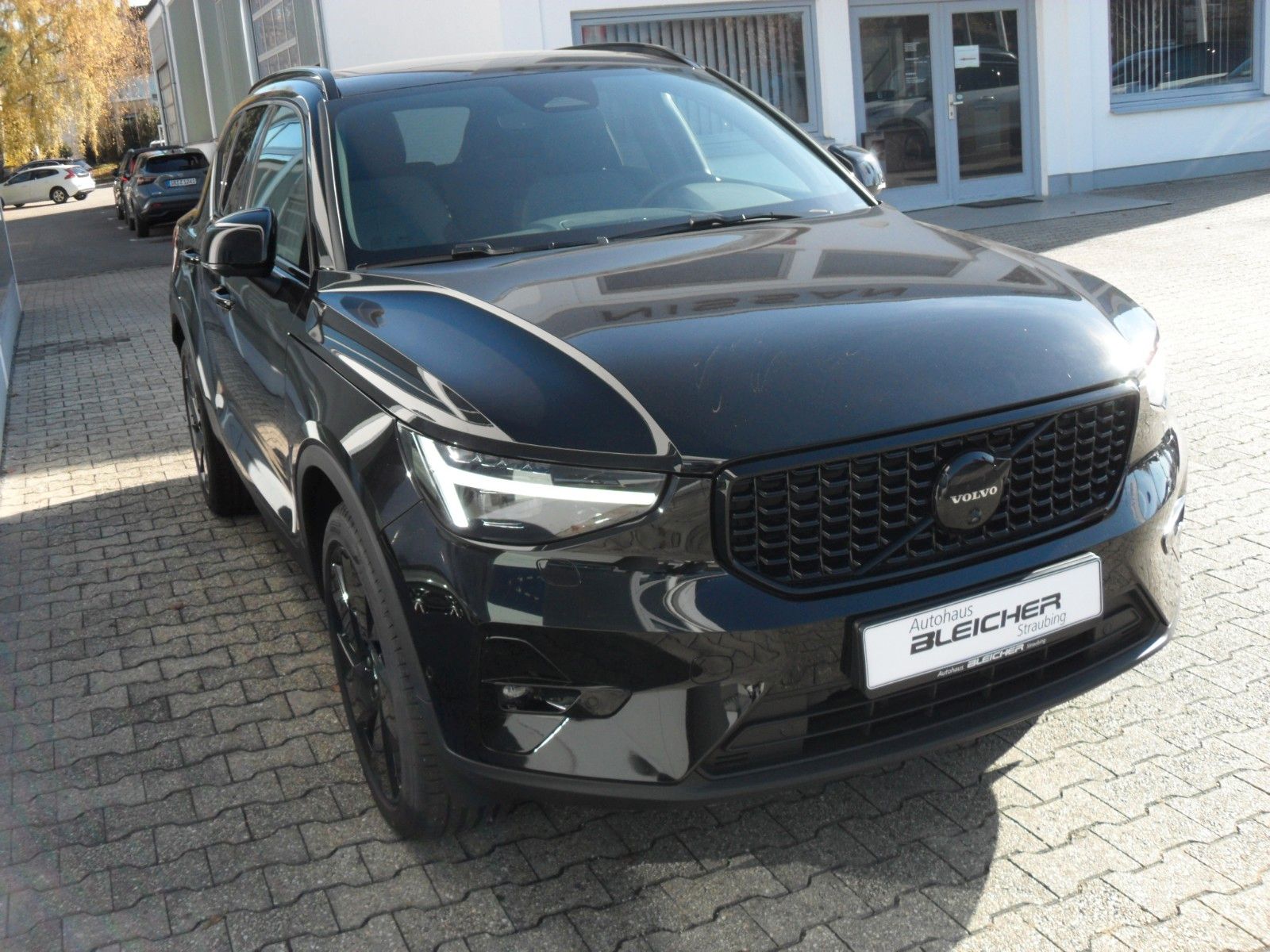 Fahrzeugabbildung Volvo XC 40 B3 Plus Black Edition | 360° | Panor.