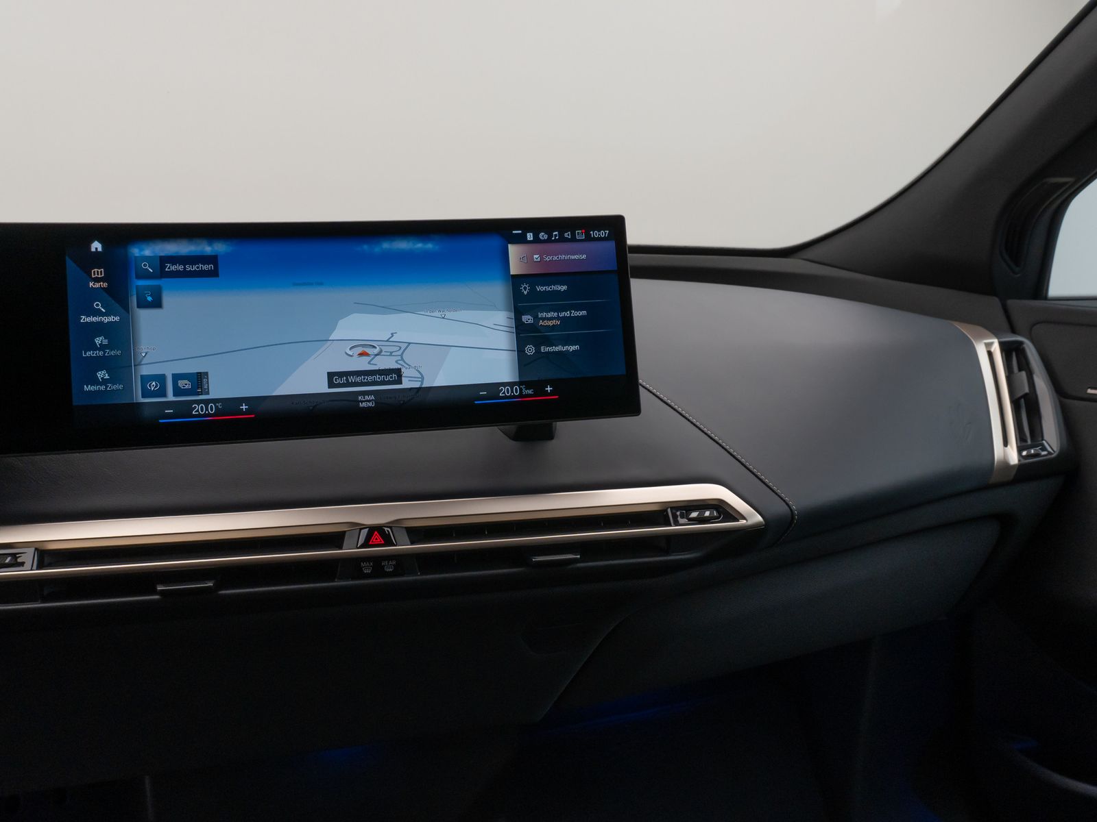 Fahrzeugabbildung BMW iX xD50 Sport 360°H/K DAB SoftCl AHK Komfort 21"
