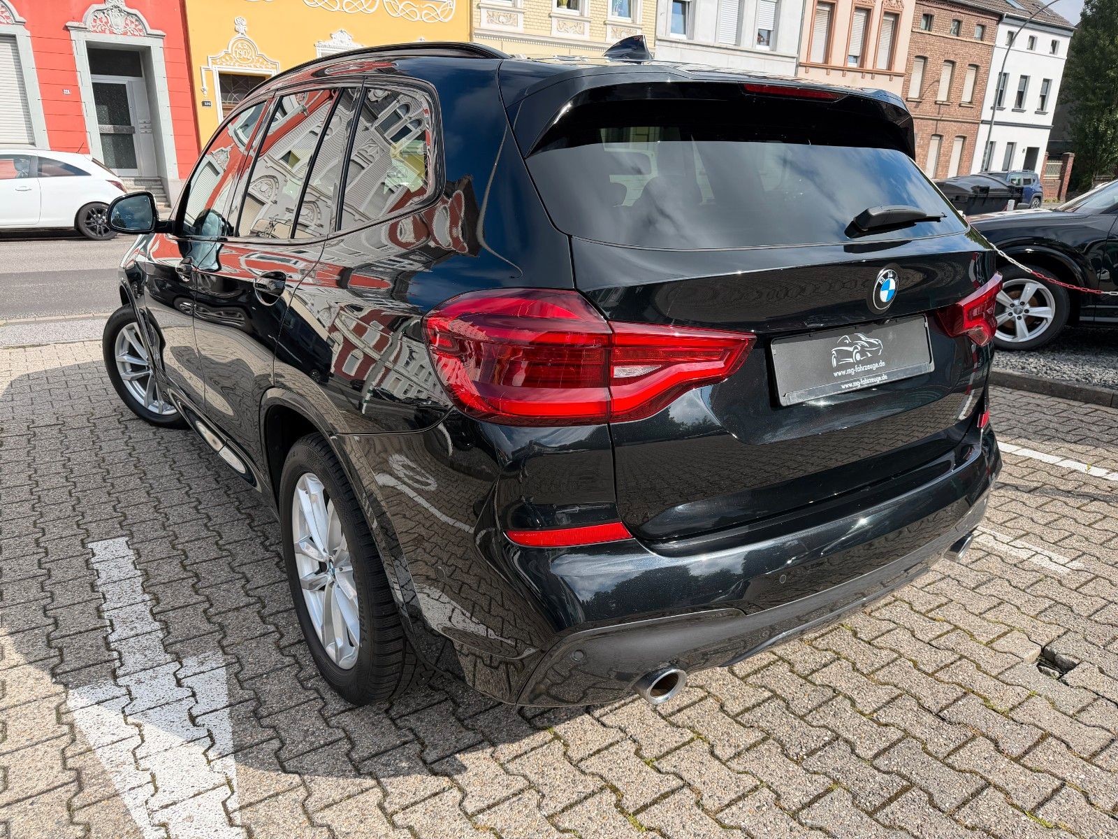 Fahrzeugabbildung BMW X3 xDrive 20 d M SPORT HUD AHK LEDER PANO D-KEY