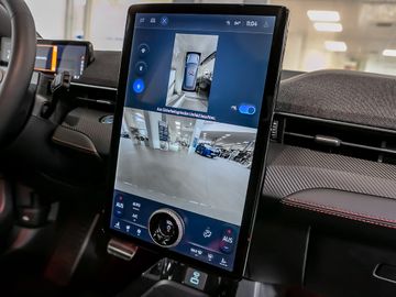 Ford Mustang Mach-E P.-Dach Digitales Cockpit Leder