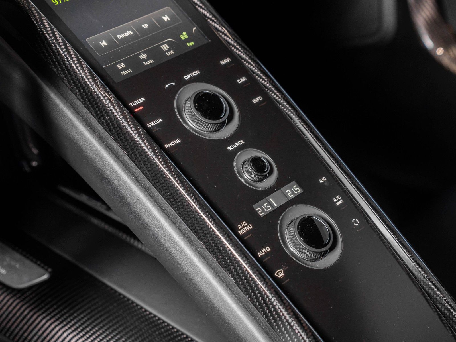 Porsche 918 Spyder LIQUID  METAL SILBER 1. Hand 15
