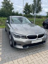 BMW 330E*LASER*Sport*M-Lenkrad*Harman/Kardon*HUD - BMW 330 in Hannover