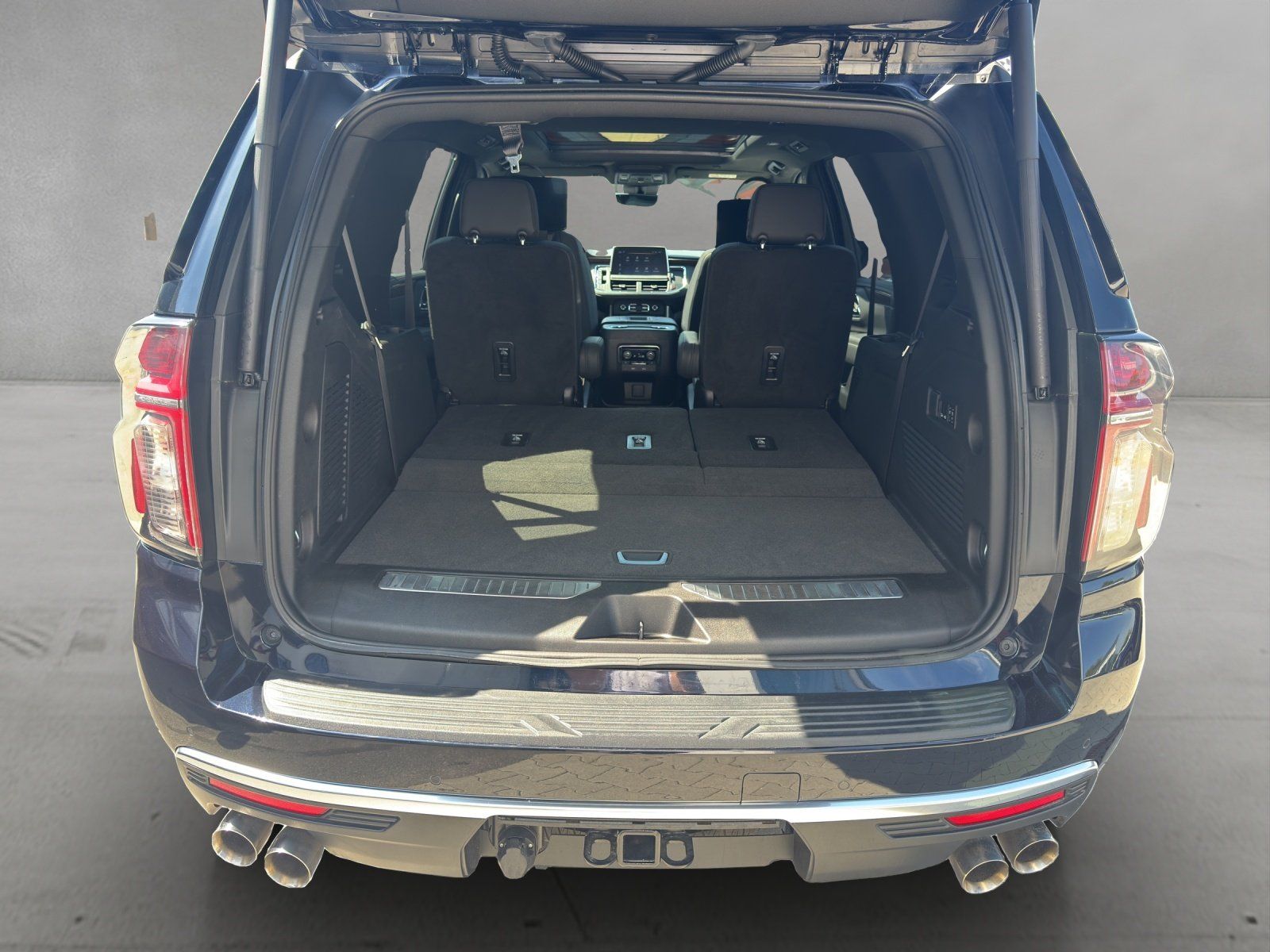 Fahrzeugabbildung Chevrolet Tahoe High Country 6.2 Liter V8/PANO/FOND-ENT/7S