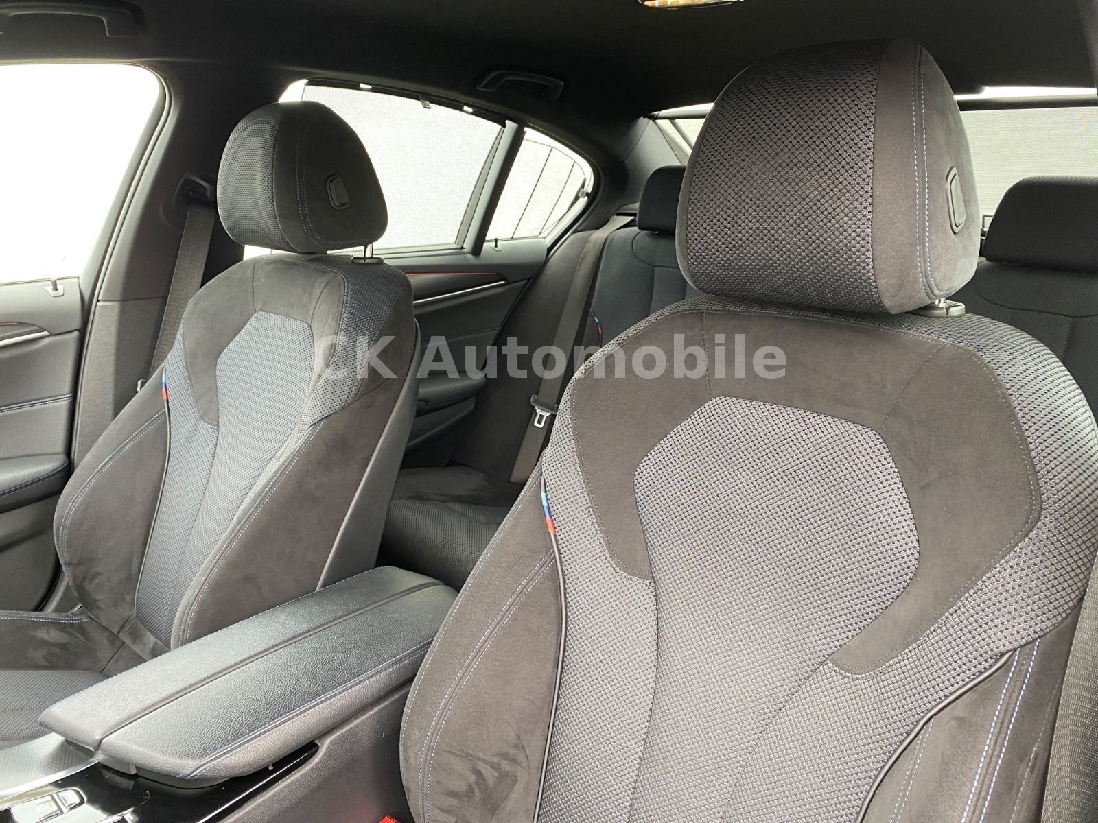 Fahrzeugabbildung BMW 520d Lim. M-Sport/Facelift/Shadow-Line/LED/Kam