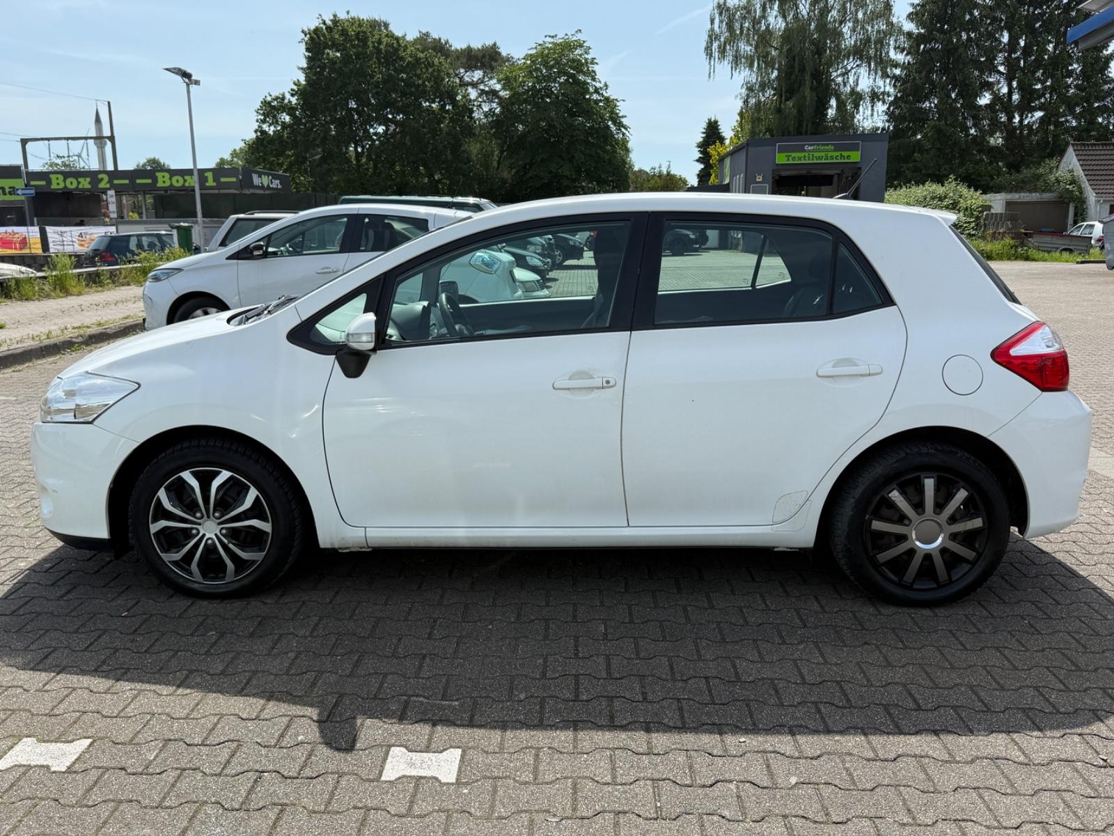 Toyota Auris Life+