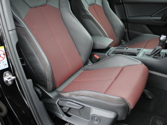 Q3 40 2,0 TFSI quattro S line Standhzg.*Navi