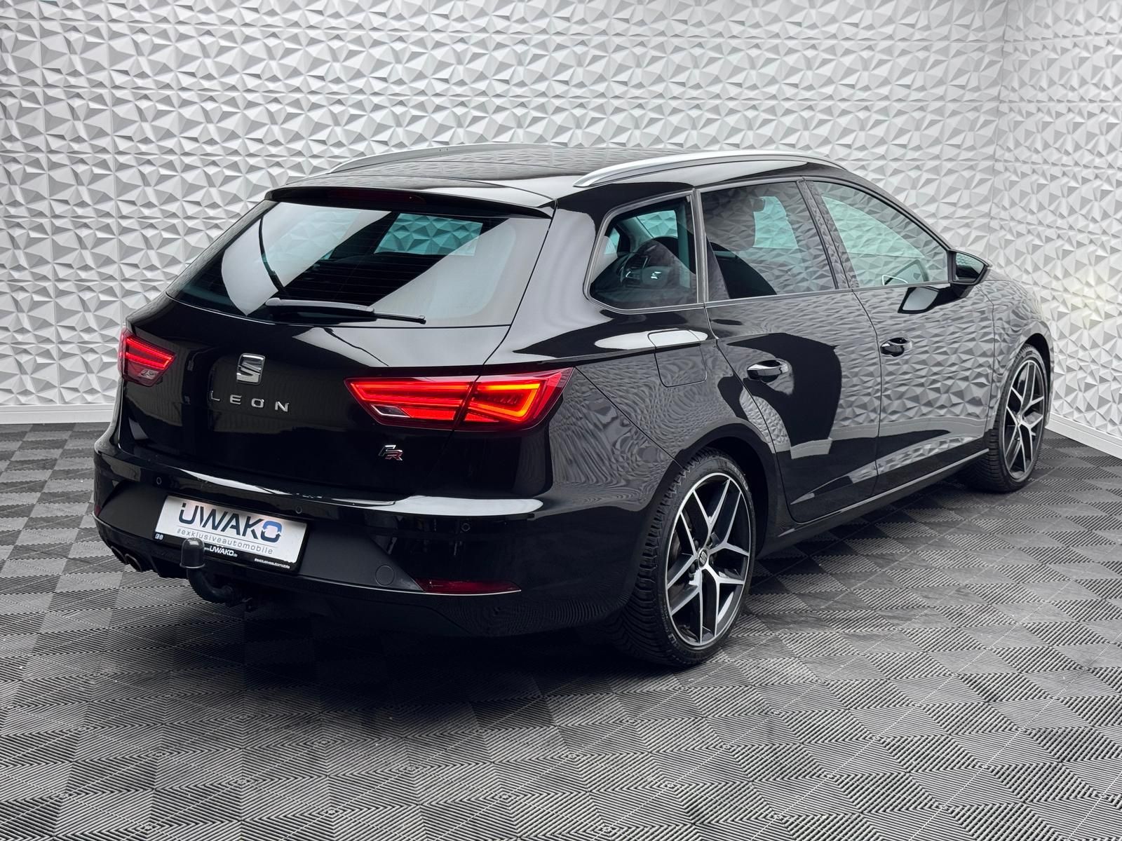 Fahrzeugabbildung SEAT 2.0 TSI FR-LINE/ACC/BEATS/PANO/AMBIENT/R-CAM/AHK