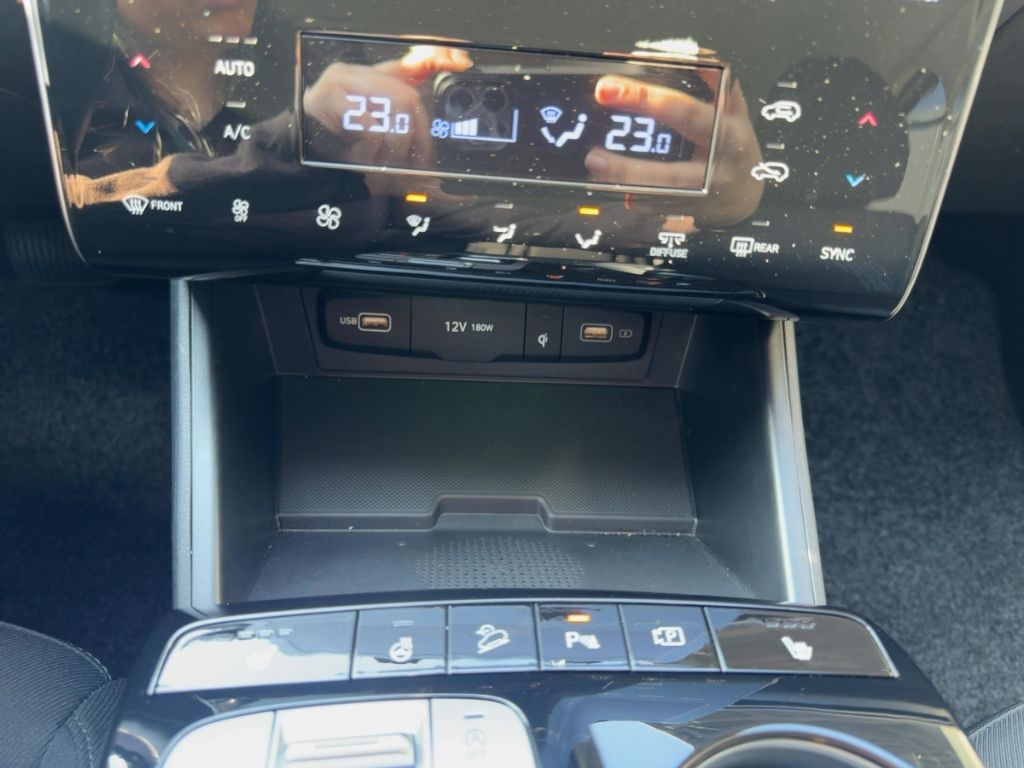Fahrzeugabbildung Hyundai Tucson AHK  Automatik Hybrid, Allwetterreifen
