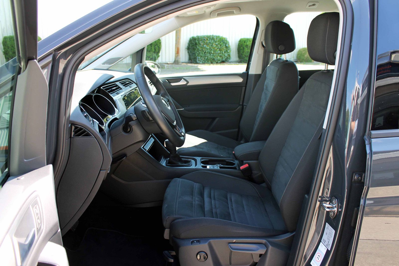 Fahrzeugabbildung Volkswagen Touran Comfortline 2.0 TDI DSG ACC PDC KAM LED