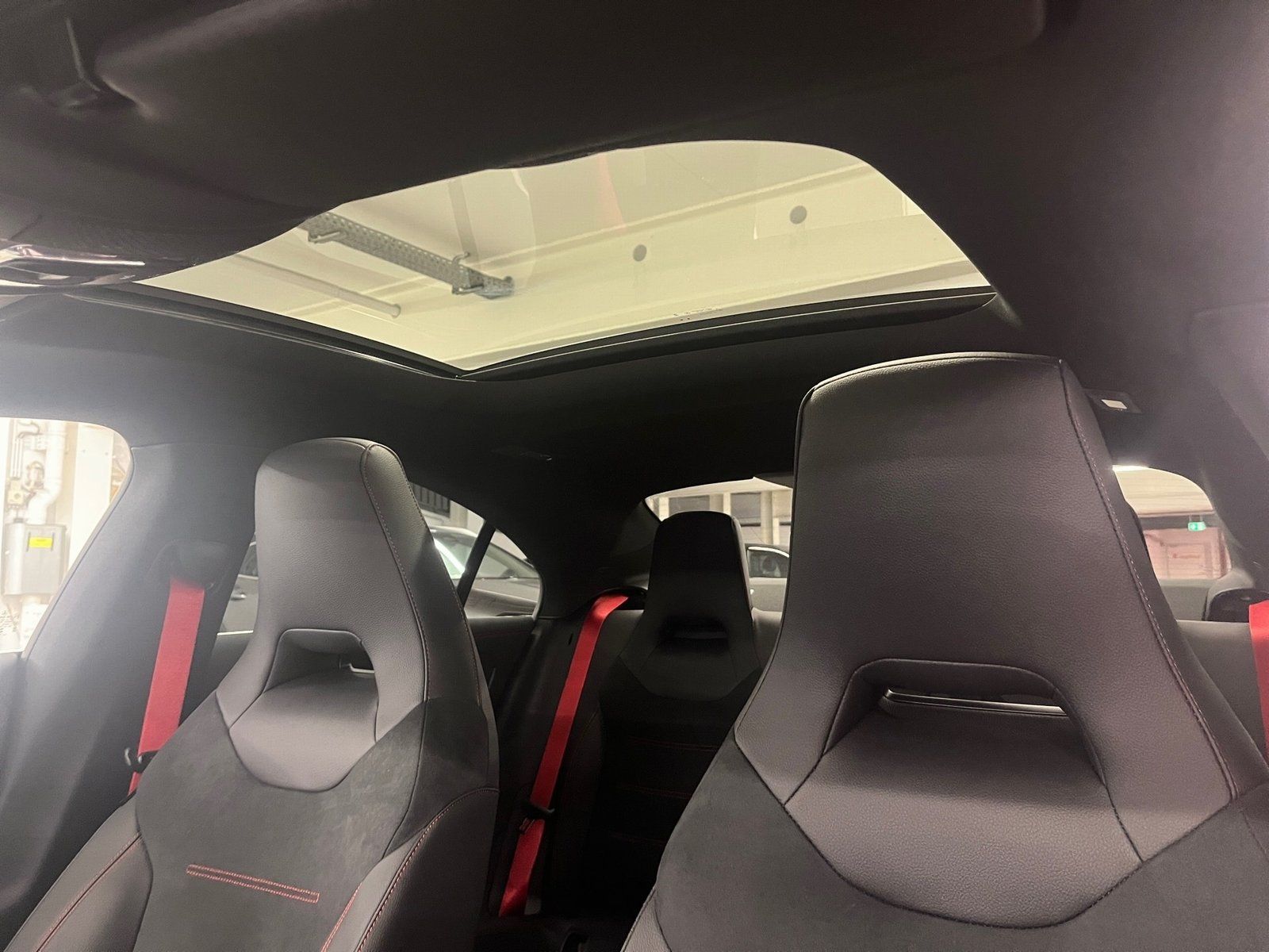 Fahrzeugabbildung Mercedes-Benz CLA 35 AMG 4M +*Pano*HUD*MuBeam*Distro*AHK*360°*