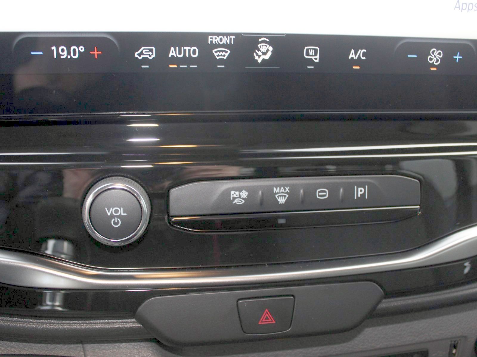 Fahrzeugabbildung Ford Transit 350 L4 Doppelkabine Trend