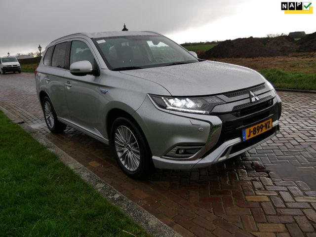 Mitsubishi Outlander 2.4 PHEV Intense klima LED * 13499 NET