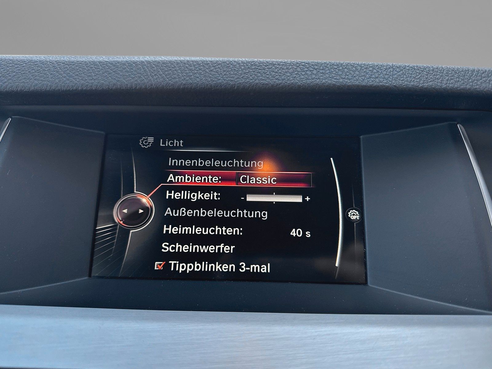 Fahrzeugabbildung BMW 520d Touring*AHK*M-Paket*Head-Up*Bhz.Lenkrad*PDC