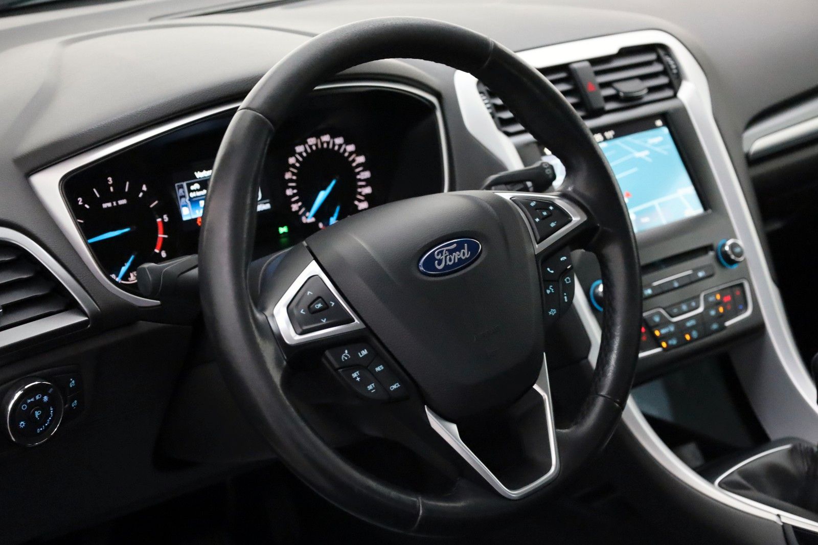 Fahrzeugabbildung Ford Mondeo Lim. Trend Navi,SH,PDC,SR+WR