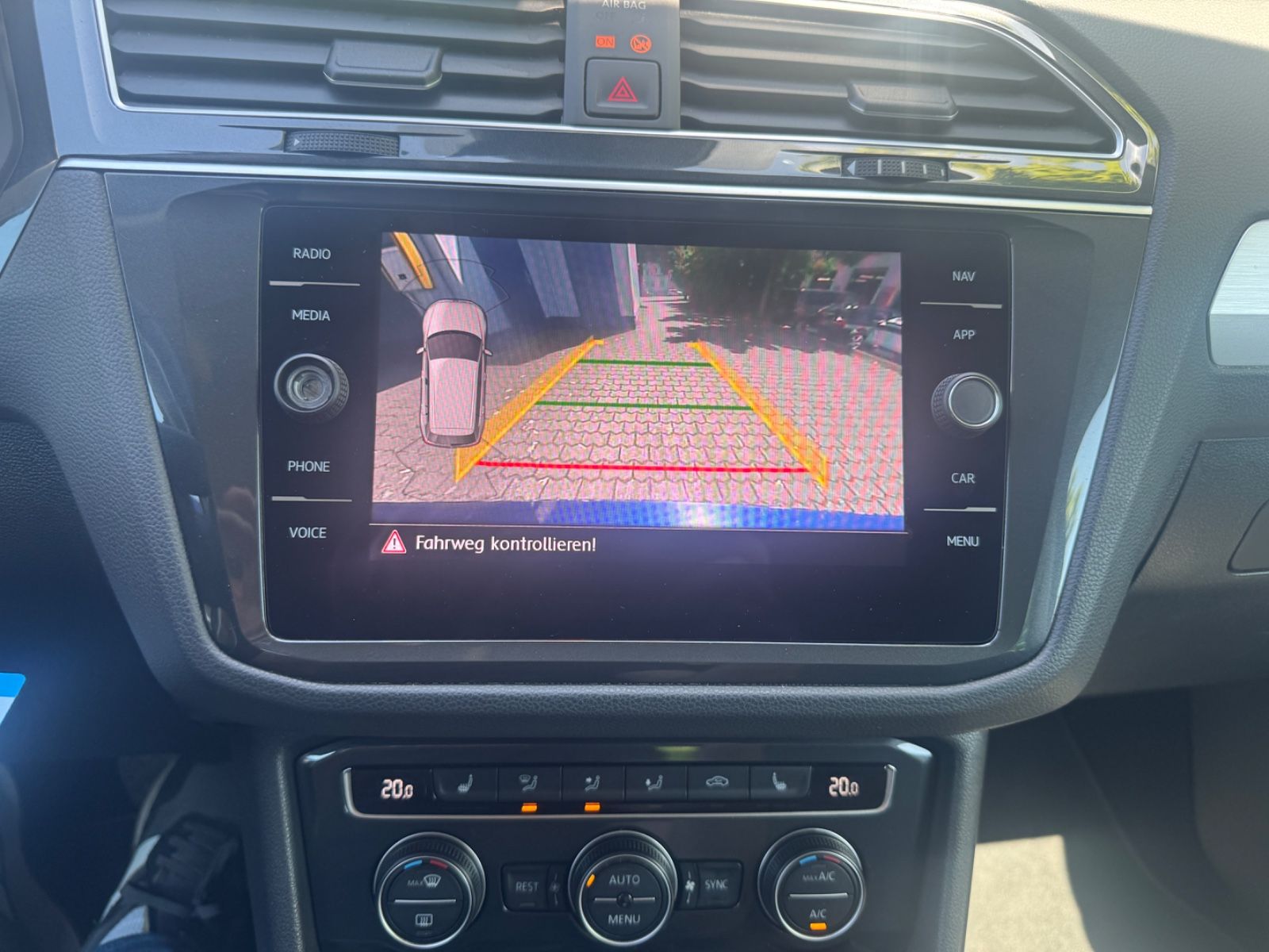 Fahrzeugabbildung Volkswagen Tiguan Comfortline LED+Navi+Kamera+ACC