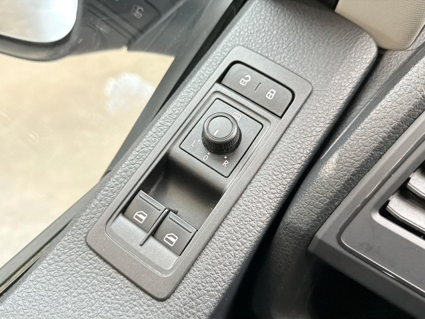 VOLKSWAGEN T6 2.0 TDI 150CH - BVM - ATTELAGE - RÉGULATEUR DE VITESSE - SIÈGES CHAUFFANTS