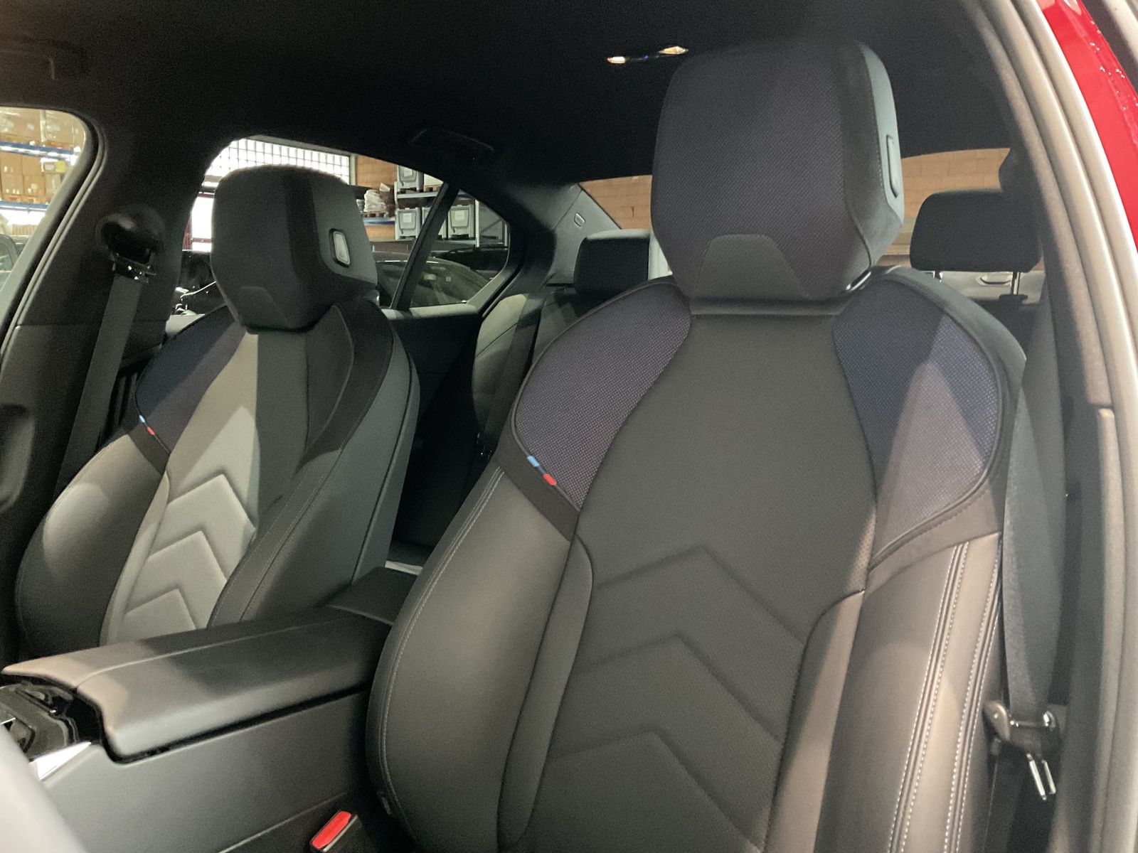 Fahrzeugeinzelansicht 12 Fahrzeugabbildung BMW i5 xDrive40 |Sitzbelüftung |Bowers & Wilkins |M