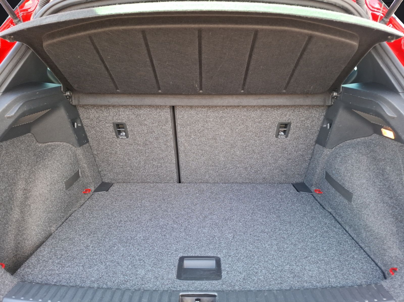 Fahrzeugabbildung SEAT Arona TSI FR-Line Beats LED AHK Navi GRA RFK SH