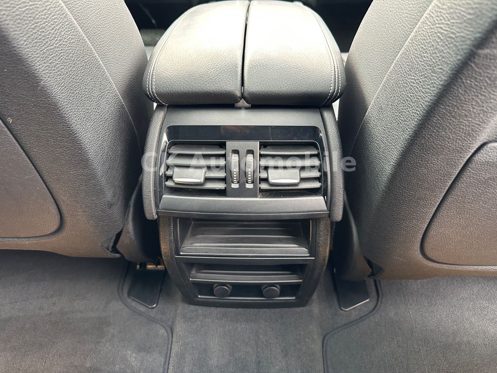 Fahrzeugabbildung BMW X5 xDrive 35i M-Sport/Navi/Pano/Head-Up/LED/AHK