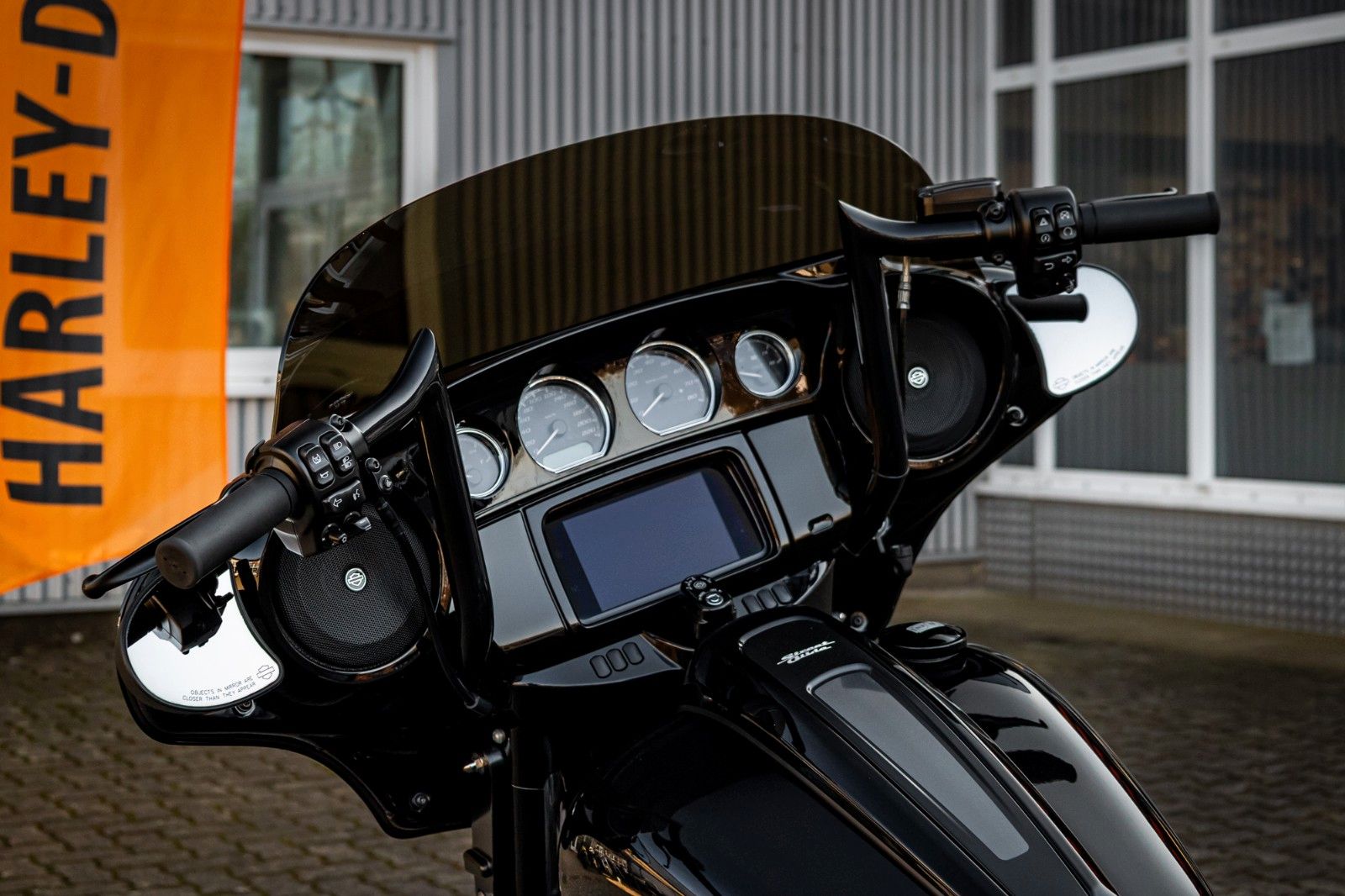 Fahrzeugabbildung Harley-Davidson FLHXST STREET GLIDE ST 117 - Kesstech -