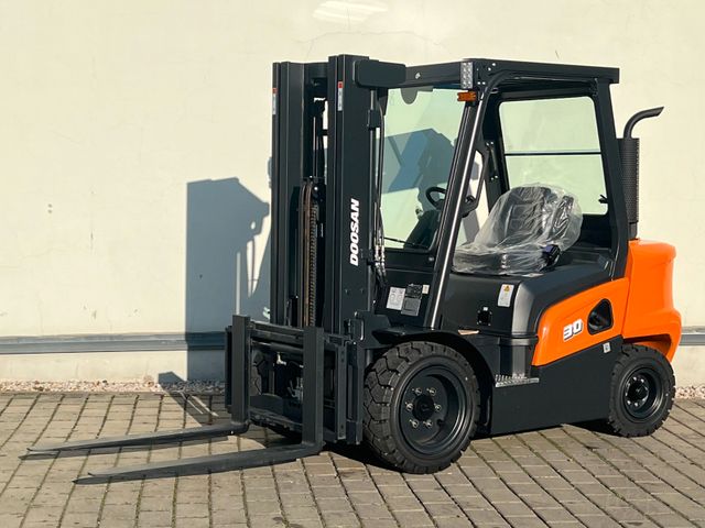 Doosan D30DXS -Neufahrzeug-