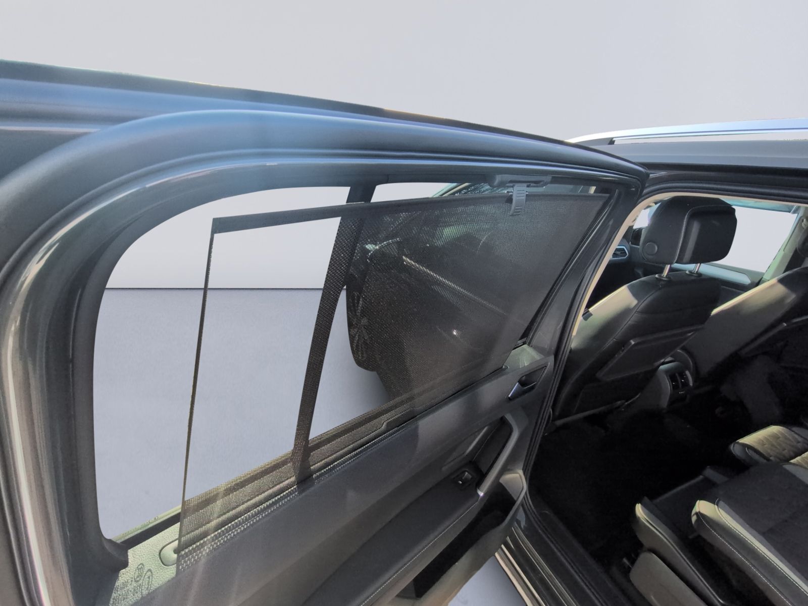 Touran 1.5 TSI DSG R Line 7Sitzer+AHK+PANO+MATRI