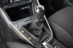 Fahrzeugabbildung Volkswagen Polo VI 1.0 TSI COMFORTLINE NAVI/LED/KAMERA/DAB+