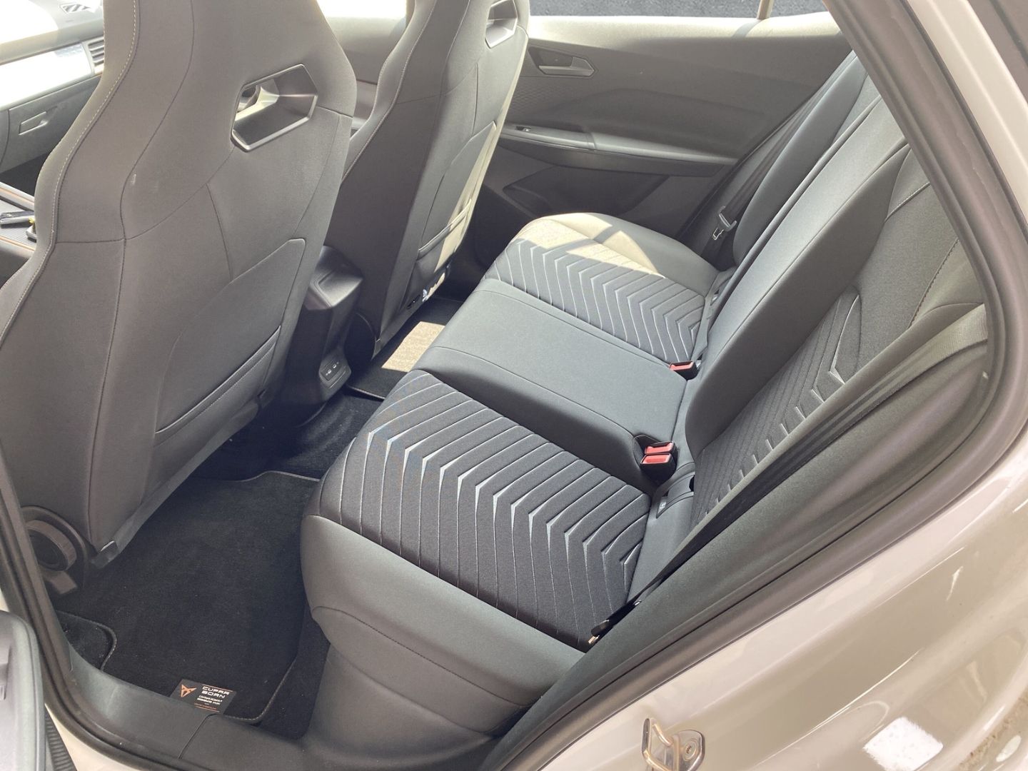 Fahrzeugabbildung CUPRA Born Basis 150kW *digitales Cockpit *LED *Mehrzo