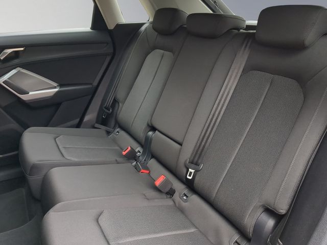 Q3 35 1.5 TFSI advanced S-tronic ACC STANDHZ LED