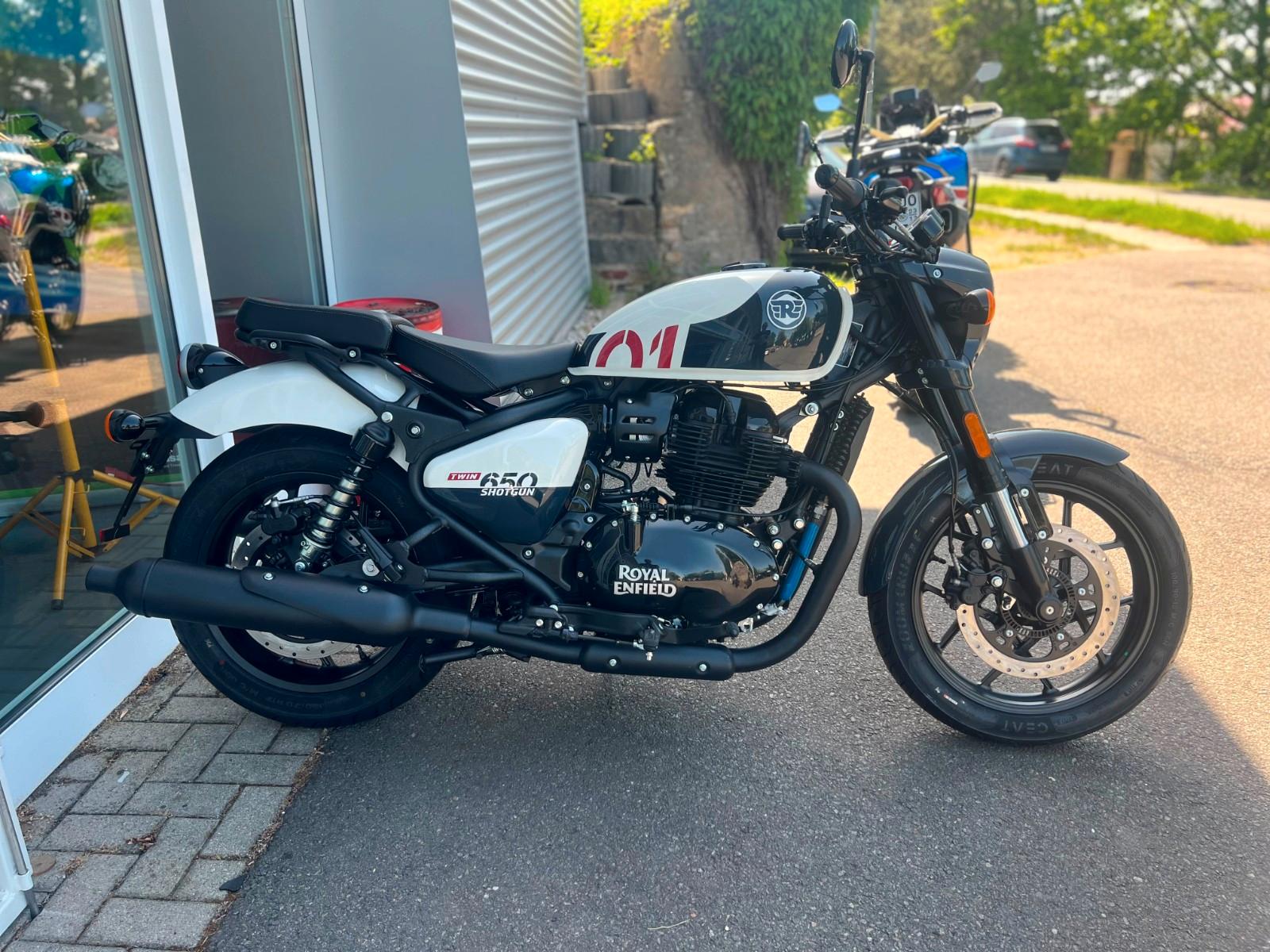 Royal Enfield Shotgun 650