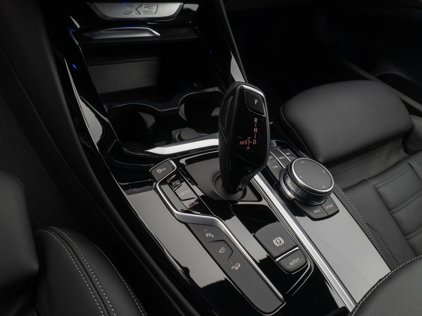 Fahrzeugabbildung BMW X3 xD20i M Sport 360°DAB Parkassist Alarm 19Zoll