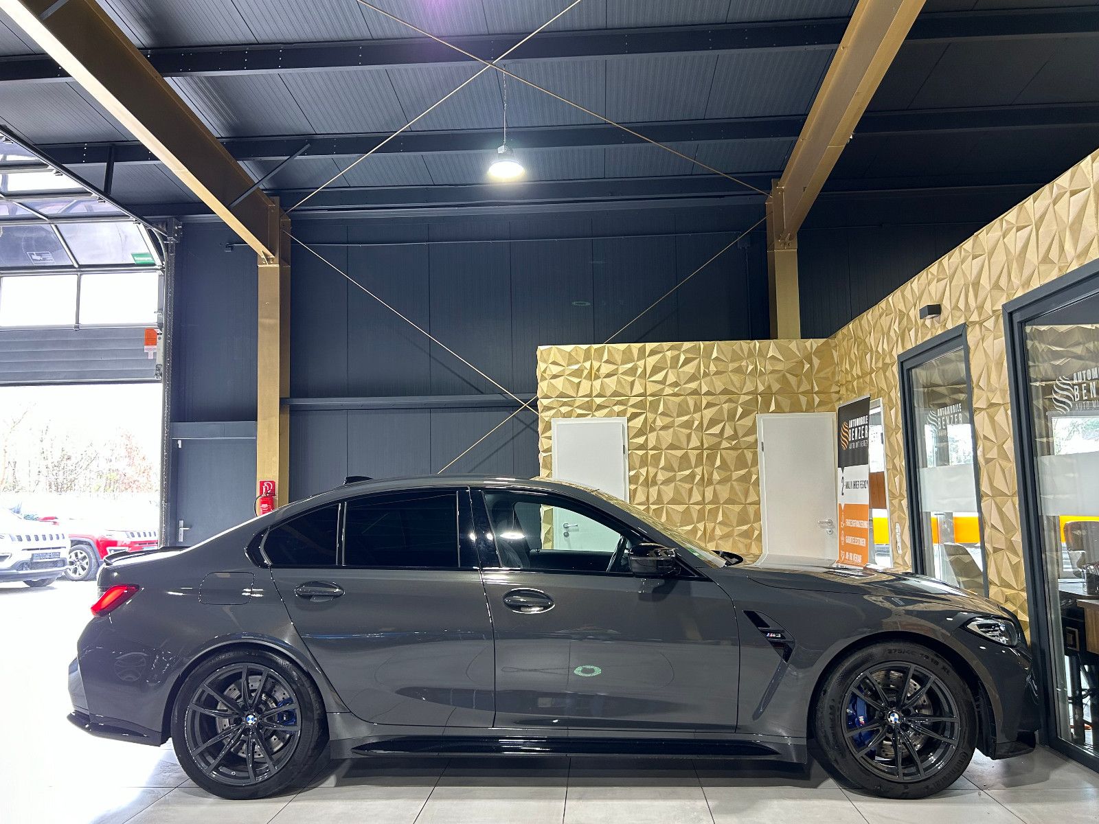 Fahrzeugabbildung BMW M3 M-SPORT CARBON/SCHALTER/HEAD-UP/LIVE-COCKPIT/