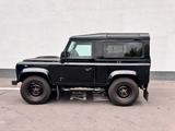 Land Rover Defender 90 TD4 2.2 SE MwSt. Black Design Paket - Land Rover Defender: 2.4
