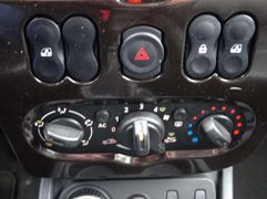 Fahrzeugabbildung Dacia Duster Duster 1.6 16V 4x4 *AHK* KAMERA* 8fach be