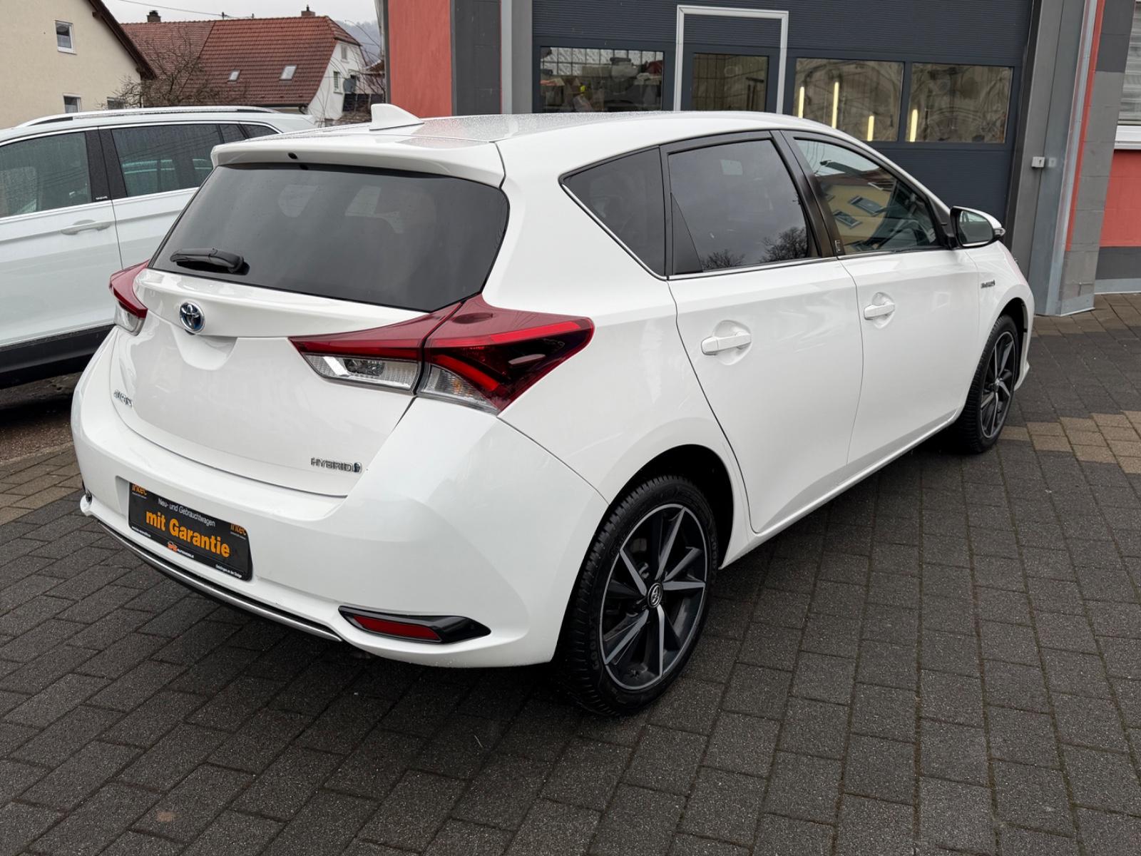 Toyota Auris 1.8 Hybrid Team D*AUTOMATIK*KAM*ALCANTARA*