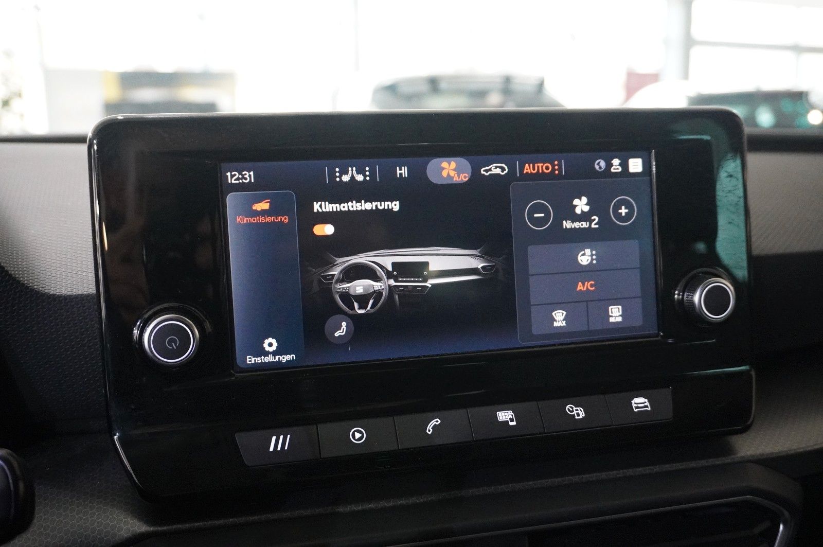 Fahrzeugabbildung SEAT Leon ST 1.0 E-TSI STYLE DSG NAVI/LED/KAMERA/DAB+