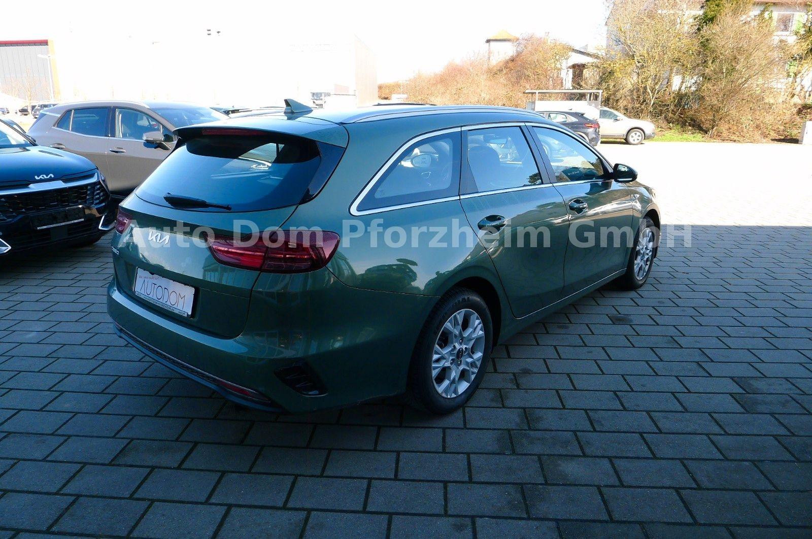 Kia Ceed SW 1.5T DCT Vision / Komfort+/NAVI