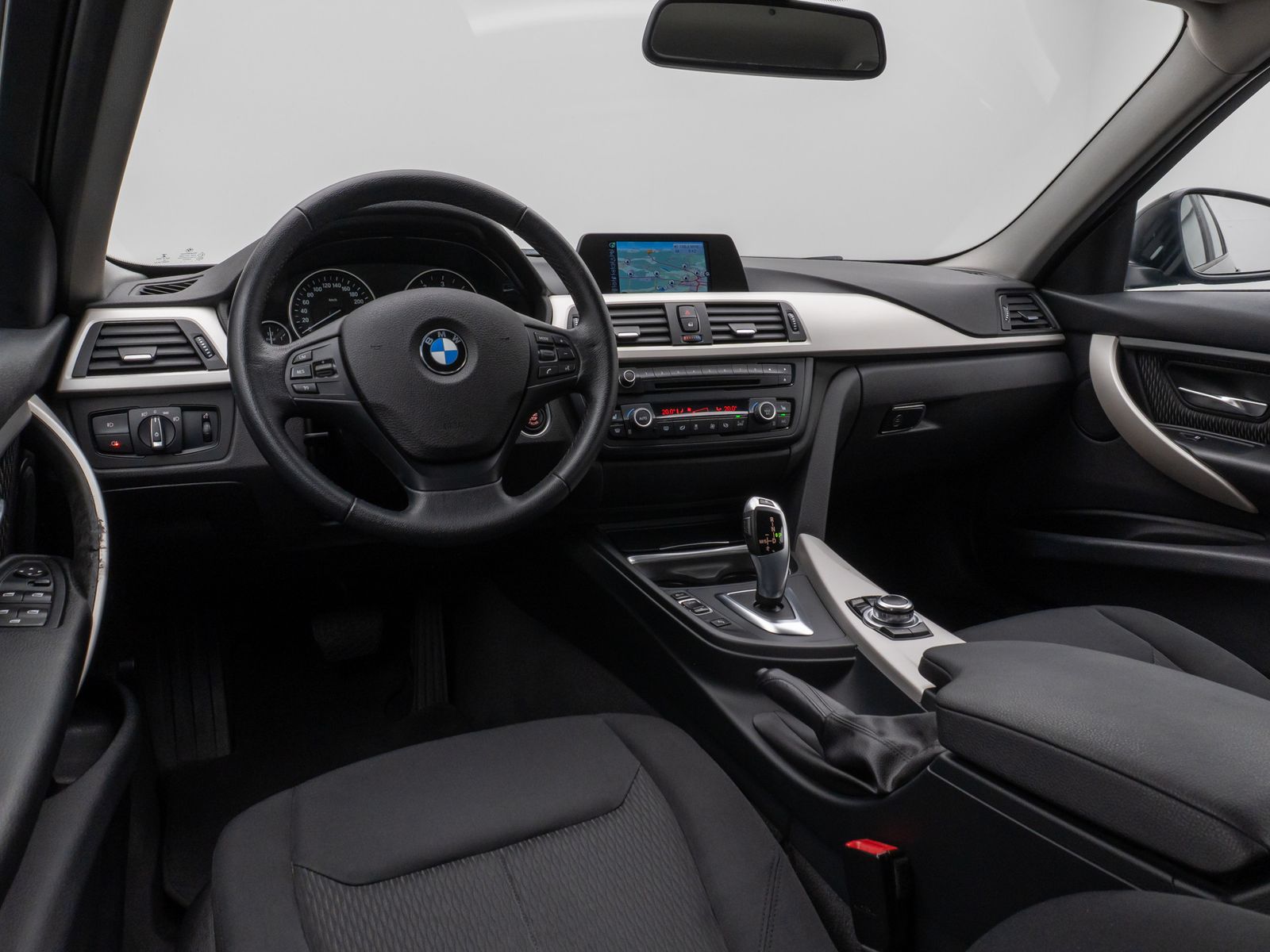 Fahrzeugabbildung BMW 320d Navi PDC Sitzhzg Xenon Geschwindigkeitsreg