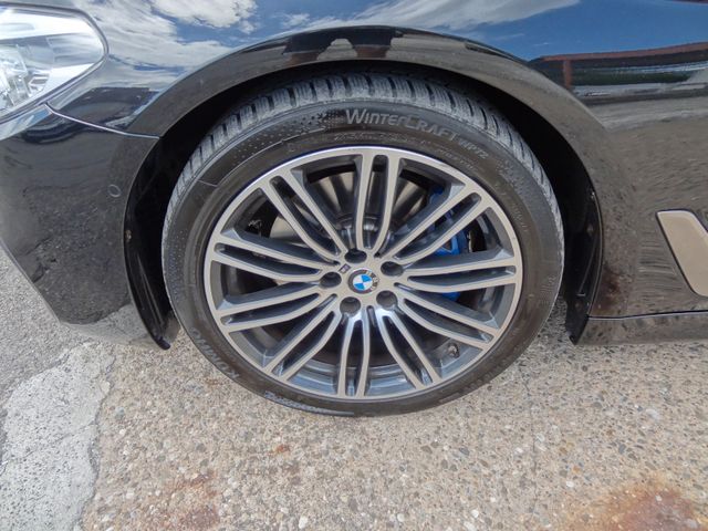 Fahrzeugabbildung BMW 530d xDrive M Sport/Virtual/Kam/Navi/Leder/